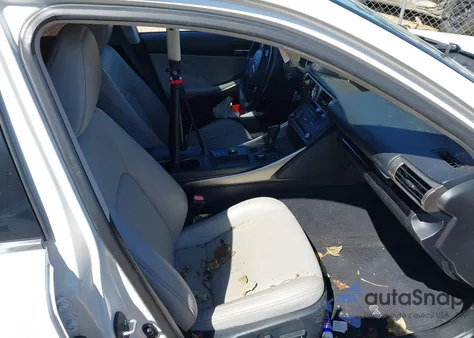 2016 Lexus Is 200T из США, поврежденный, VIN JTHBA1D21G5010362